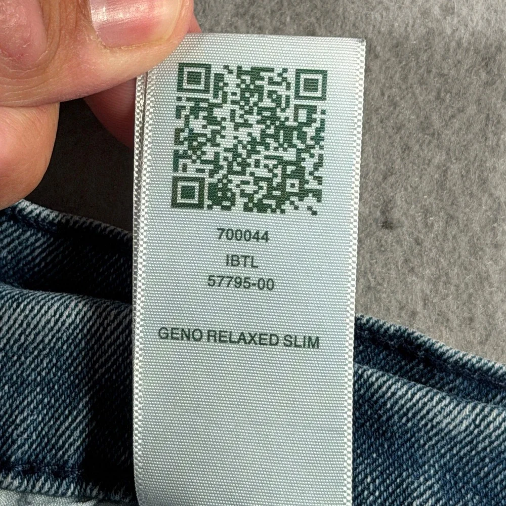 True Religion Geno Relaxed Slim Light Wash Denim Jeans Mens 38 57795-00 Blue